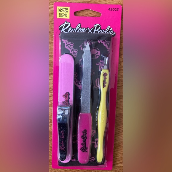 New Revlon Barbie Manicure Limited Edition Kit - Picture 2 of 3